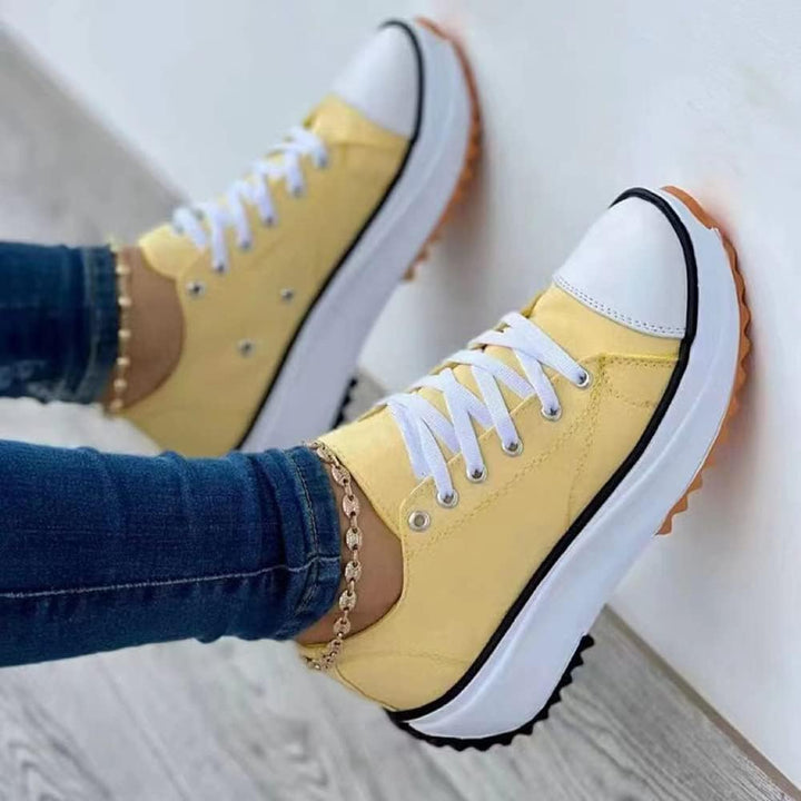 Aloria™ – sneakersy z płóciennej podnoszonej cholewki